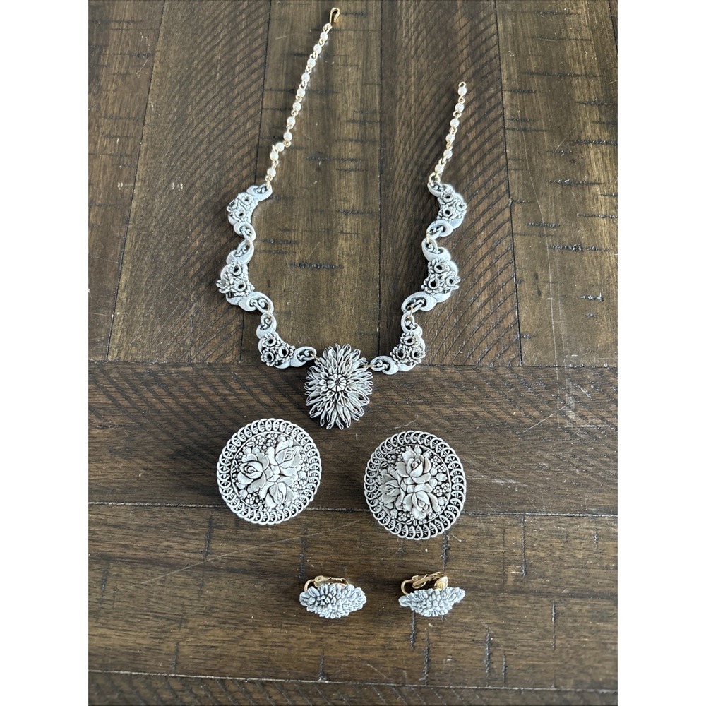 VTG Japan Lucite Celluloid‎ Flower Necklace  Clip Earring Set Eclectic Art Deco